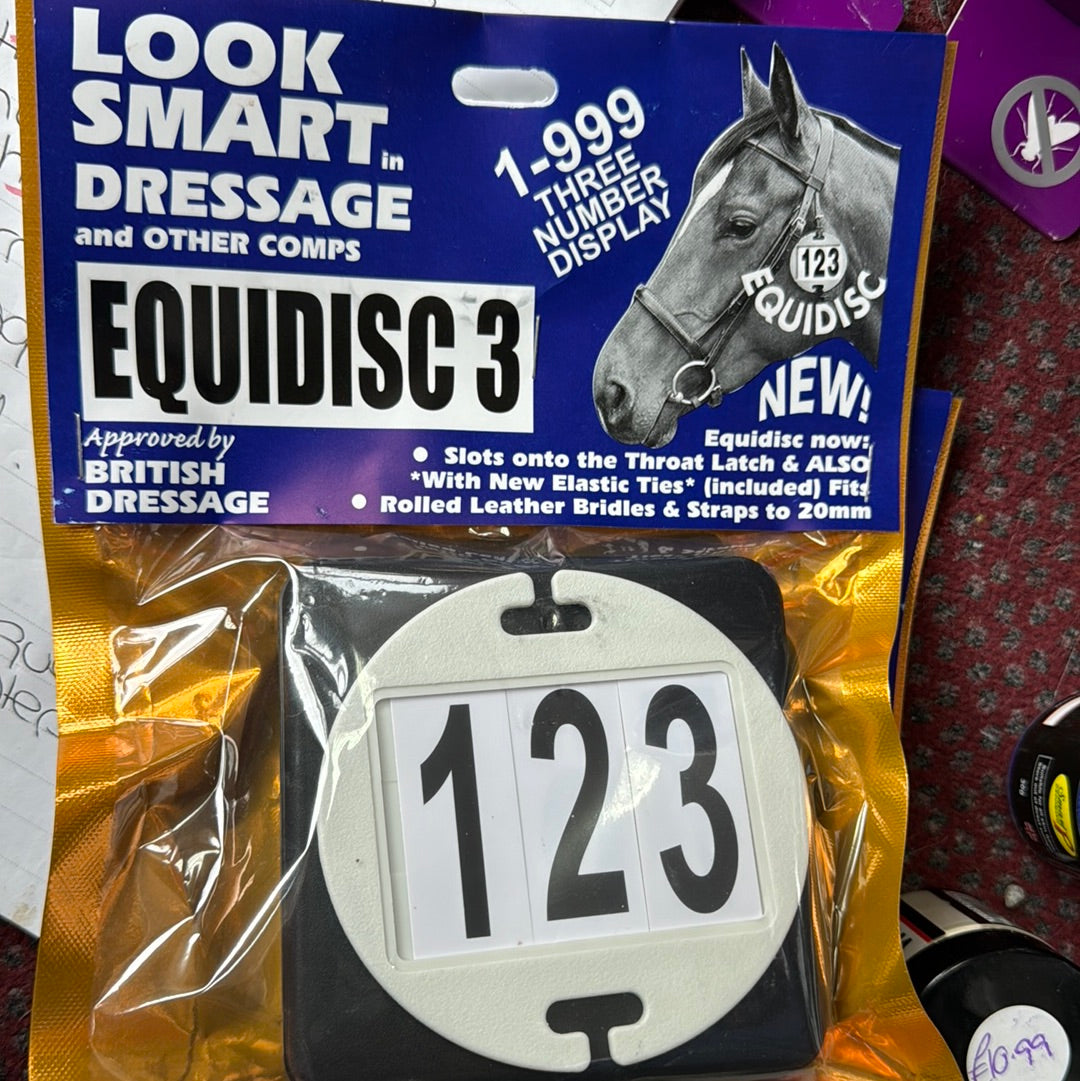 Equidisk Bridle Number Holder