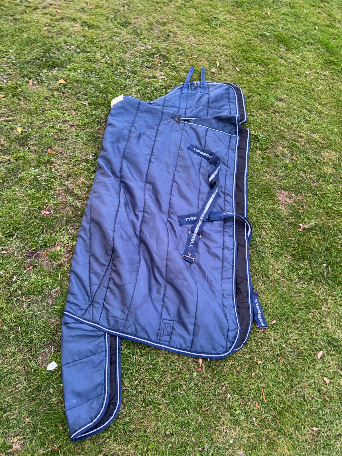 Funnel 5’9 100gm Stable Rug / Free Postage