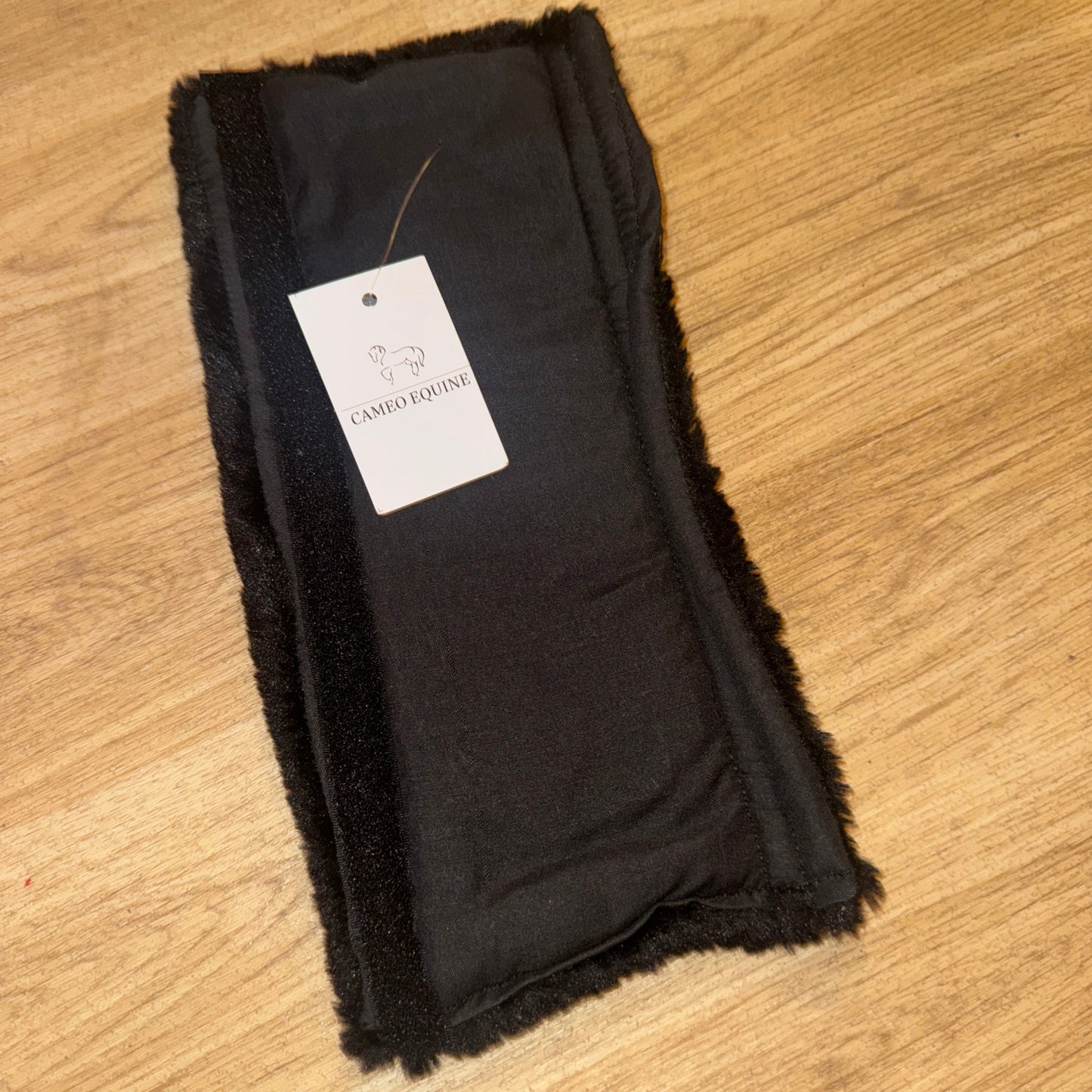 Cameo Deluxe Lambswool Noseband Cover .