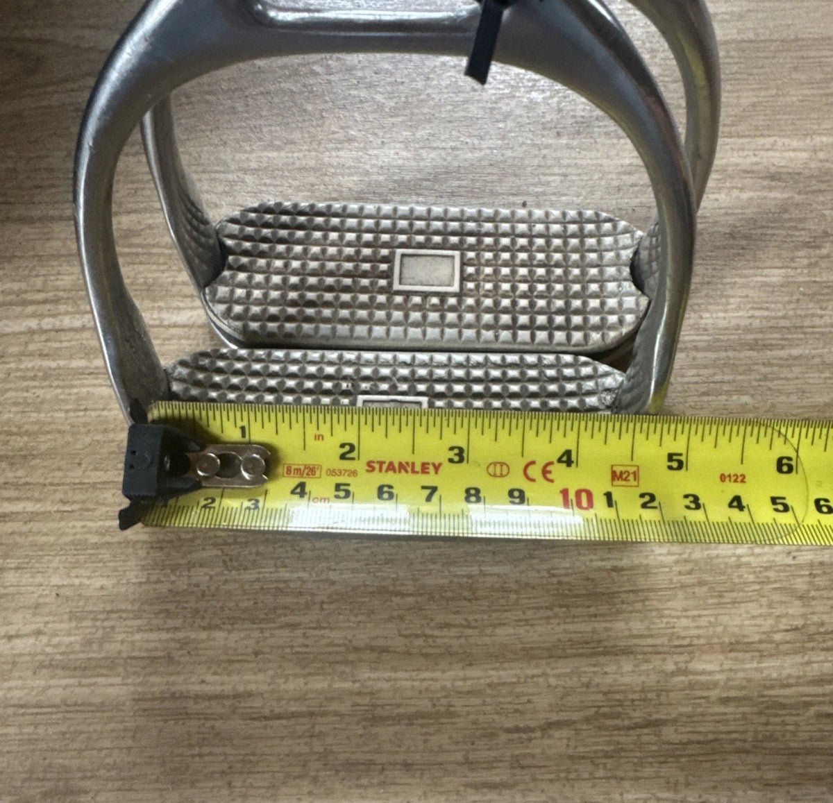 4.5” Stainless Steel Fillis Stirrups #46
