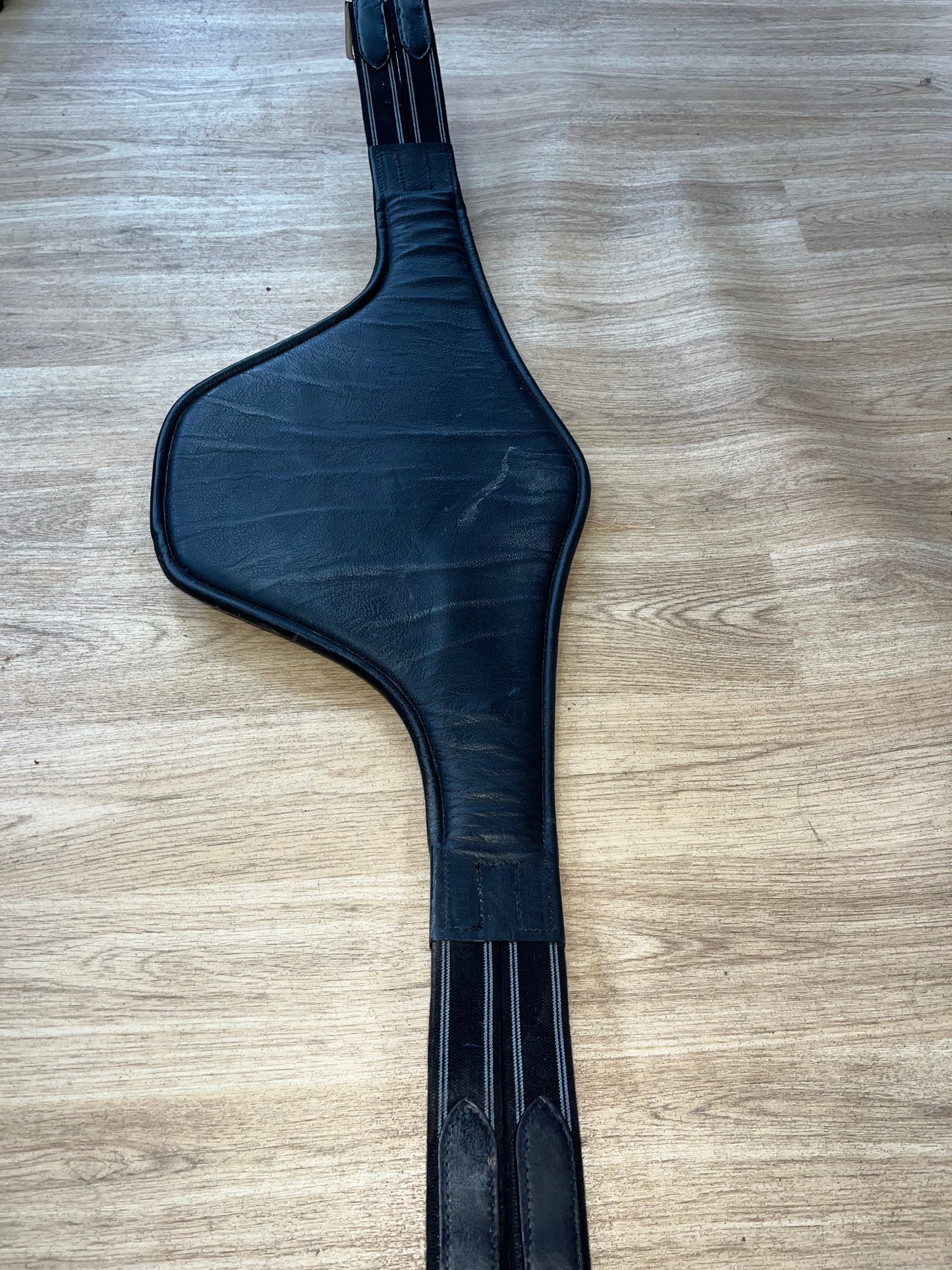 Shires Stud Girth Black 40”