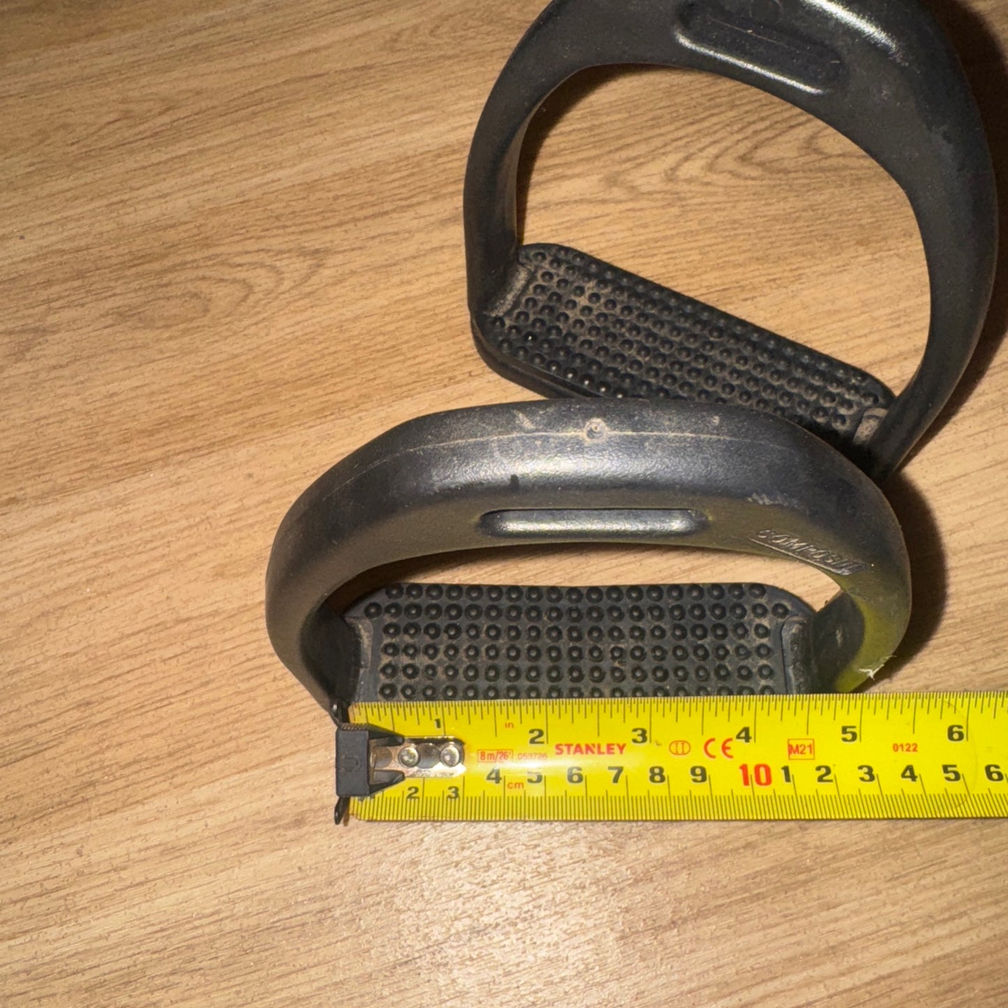 Compositi Black 4.5” Stirrups #222