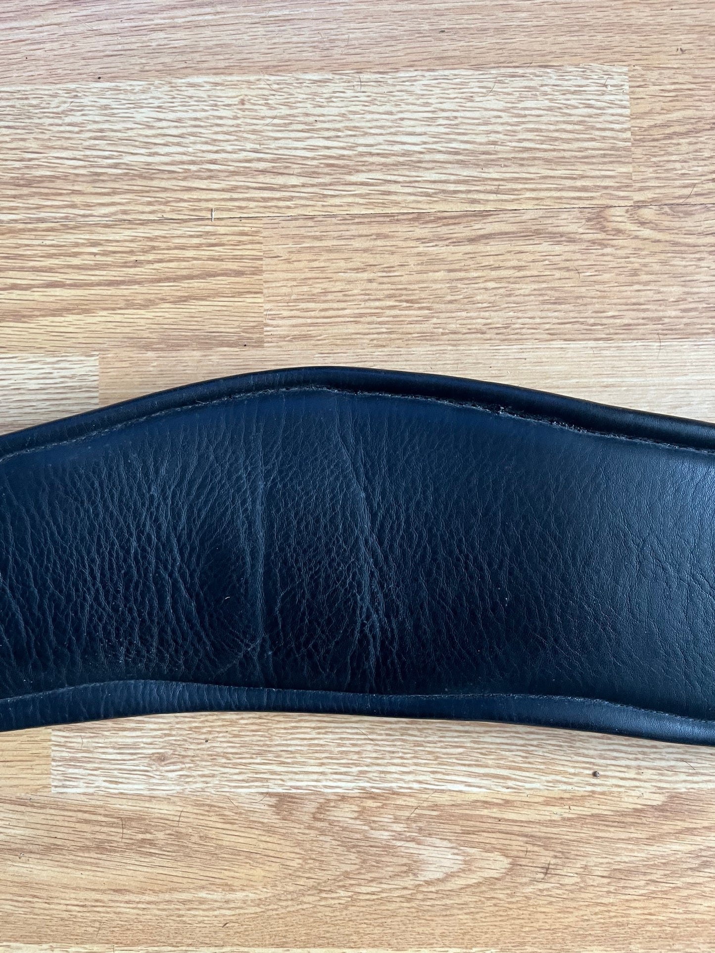 Black Padded Anatomical Dressage Girth 32”