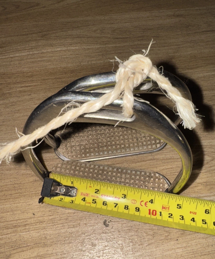 4.5" Fillis Stirrups #28