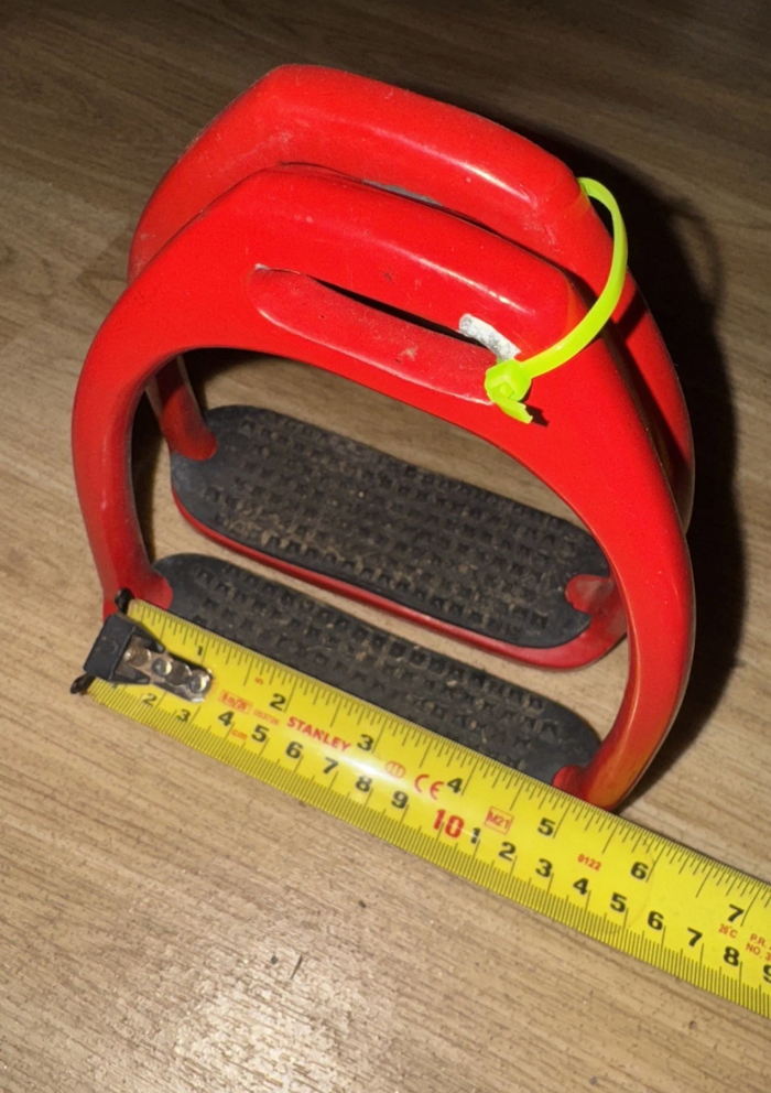 Red Lightweight 5" Stirrups #17