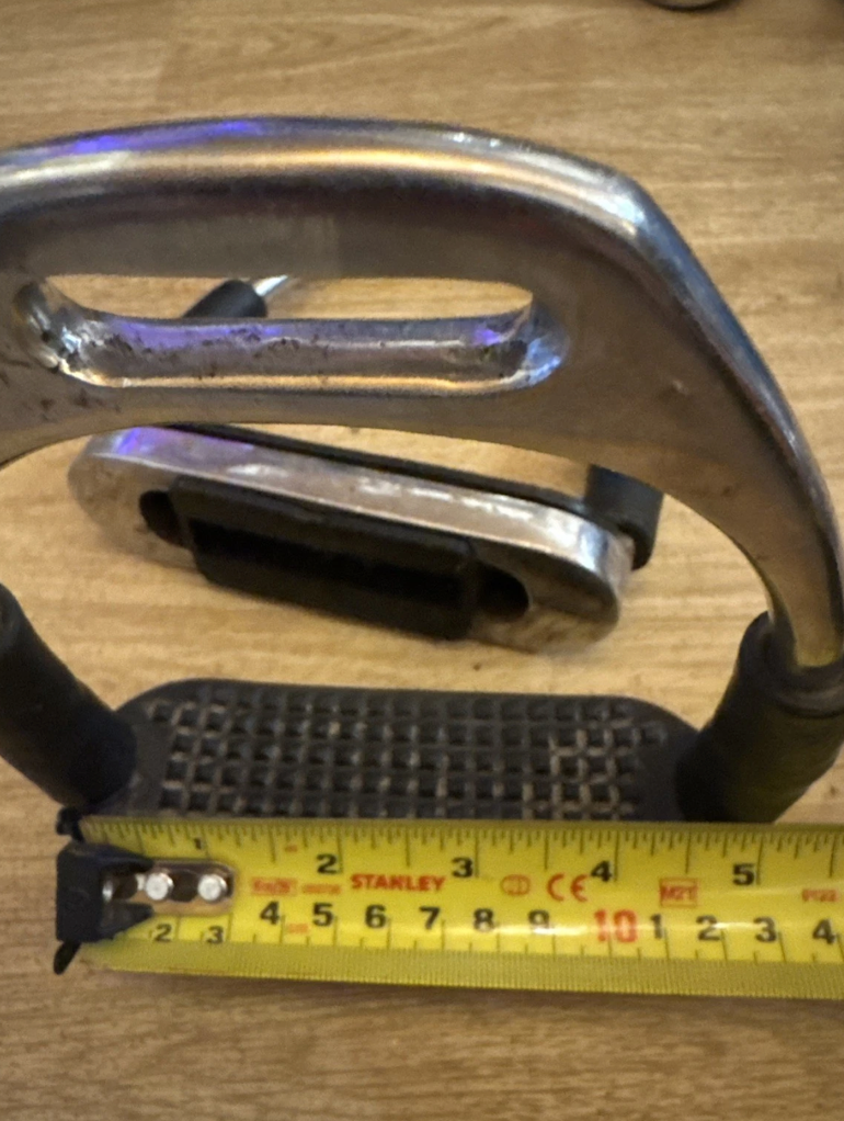 4.5" Flexi Stirrups #7