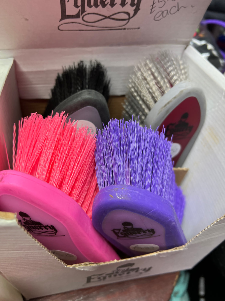 Equerry Stable Dandy Brush main image 1