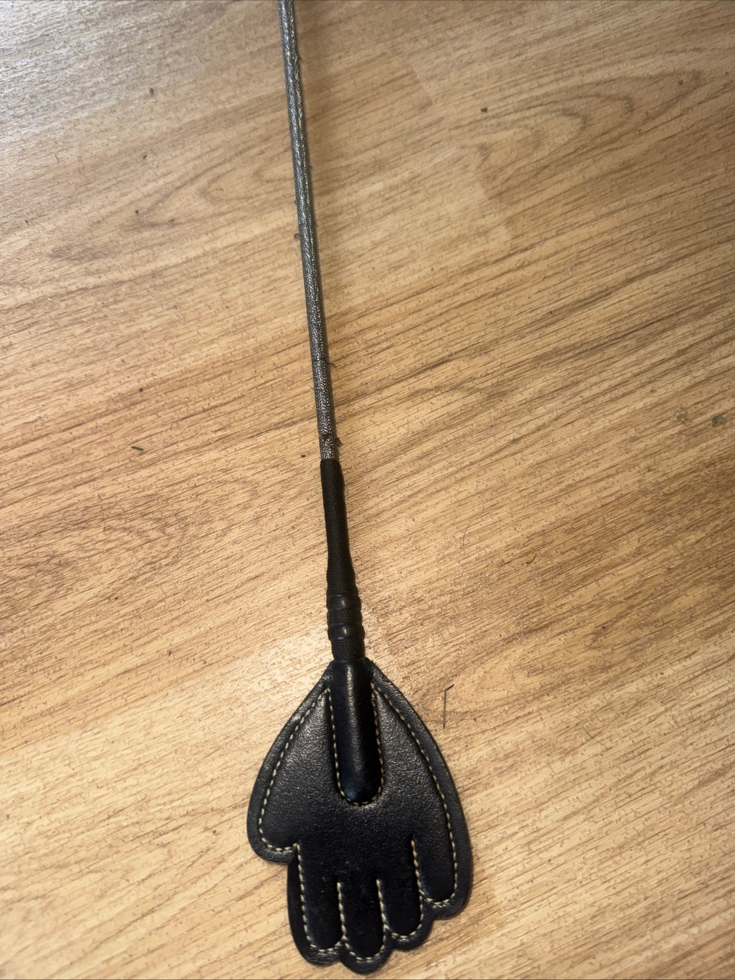 Silver Coloured Handy Hand Whip | Second Hand Horse Pony Tack #101
