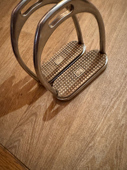 Korsteel 4.5” Fillis Tread Stirrups #2121