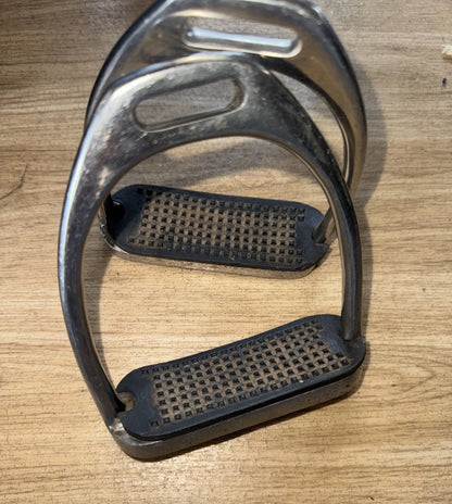 4.5” Fillis Stirrups #34