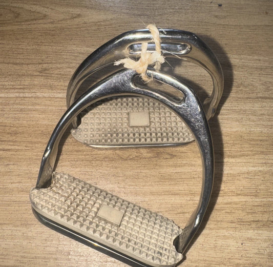 Korsteel 4.5” Stainless Steel Stirrups #44