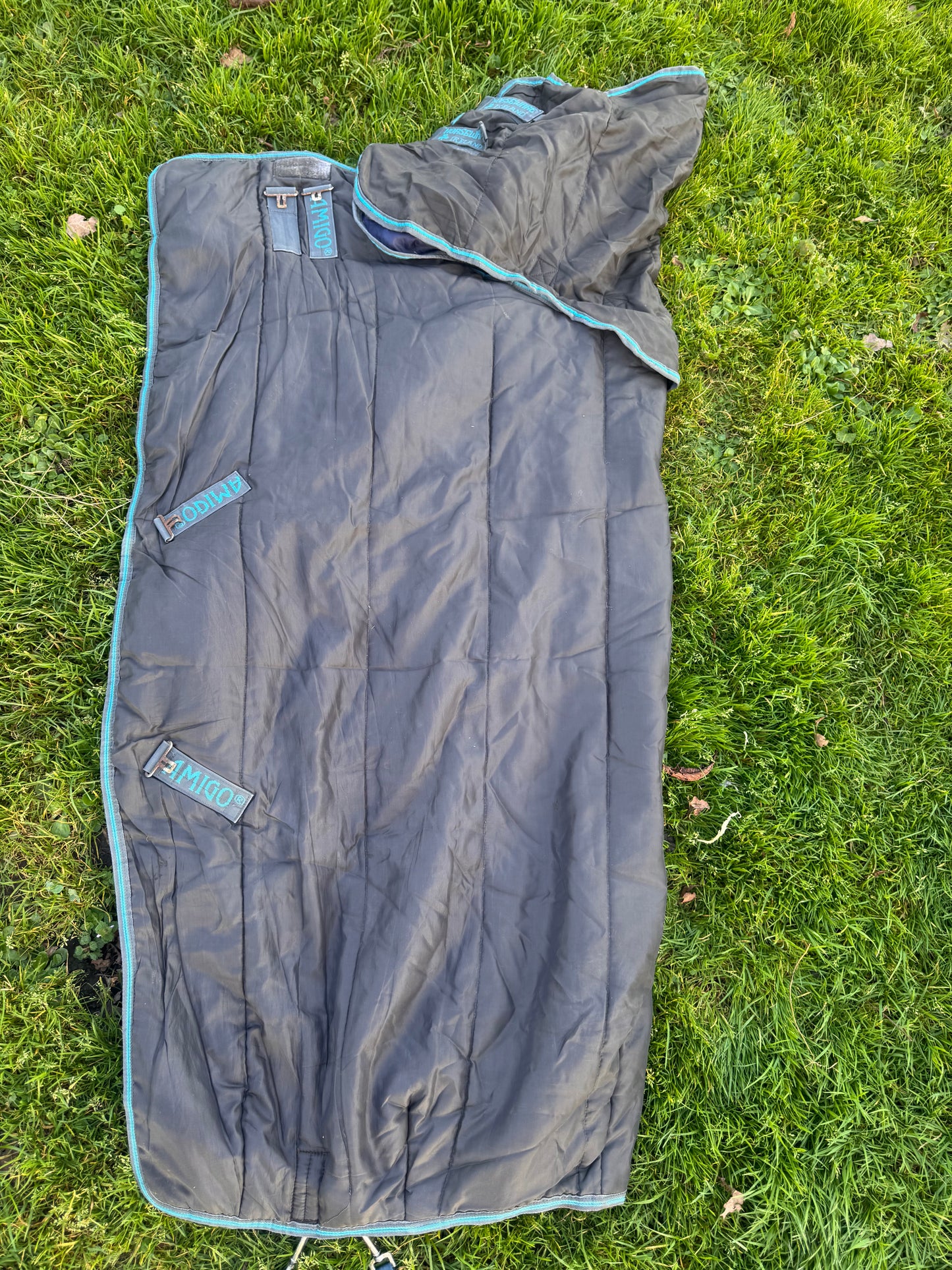 Horseware Amigo 5’9 350gm Stable Rug & Neck Horse Pony Warm