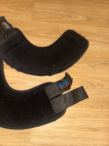 2 x Over Reach Boots