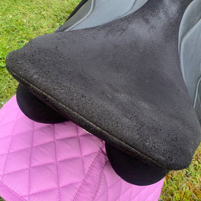 Thorowgood Griffin 17.5” XW Saddle | Sythentic Easy Wipe Clean #501