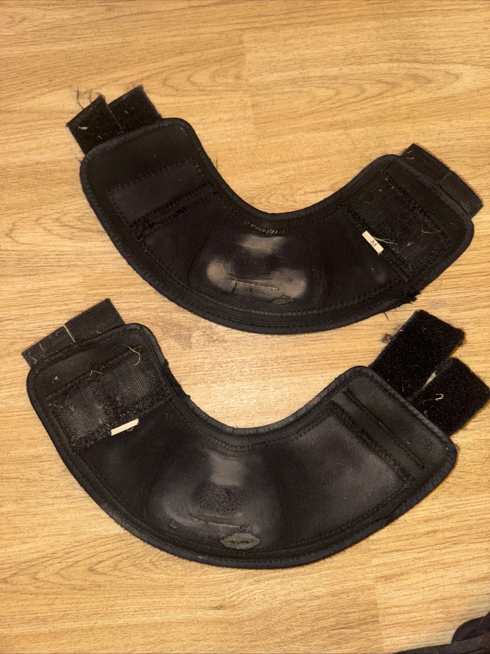 2 x Over Reach Boots