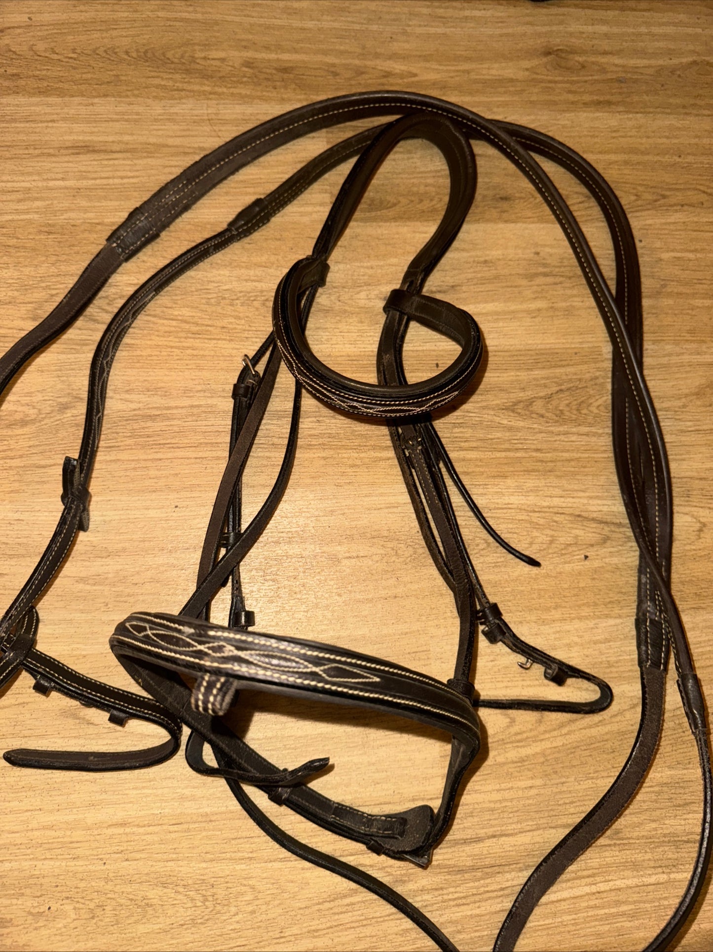 Rhinegold Fancy Stitch English Leather Bridle with Rubber Reins – Full Size Brown
