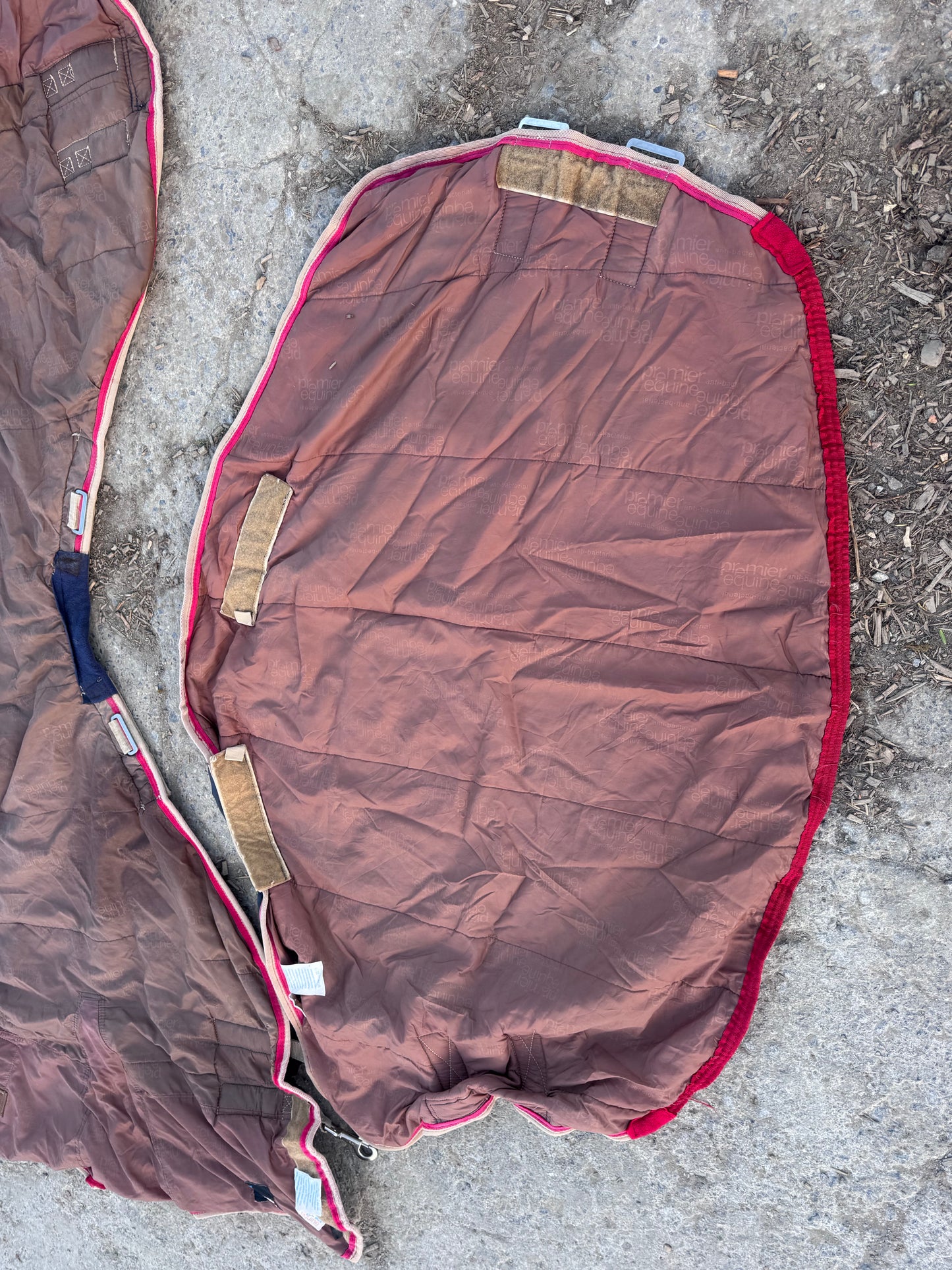 Premier Equine 5’9 100gm Turnout Rug & Neck | Buster Tro