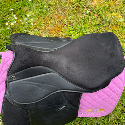 Thorowgood Griffin 17.5” XW Saddle | Sythentic Easy Wipe Clean #501