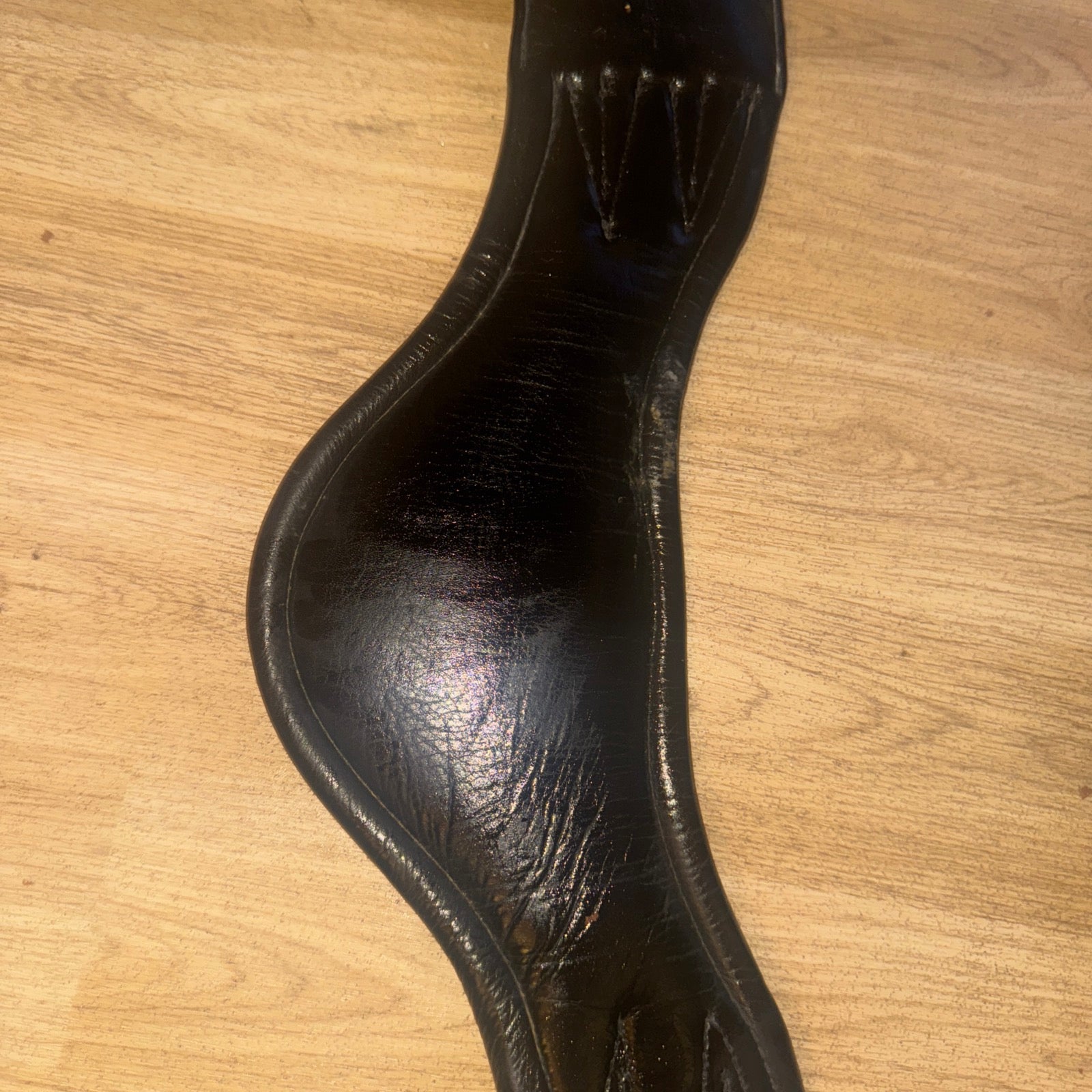 Anatomical 26” Black English Dressage Girth