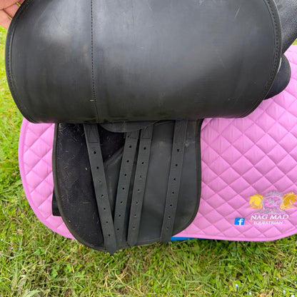 Thorowgood Griffin 17.5” XW Saddle | Sythentic Easy Wipe Clean #501