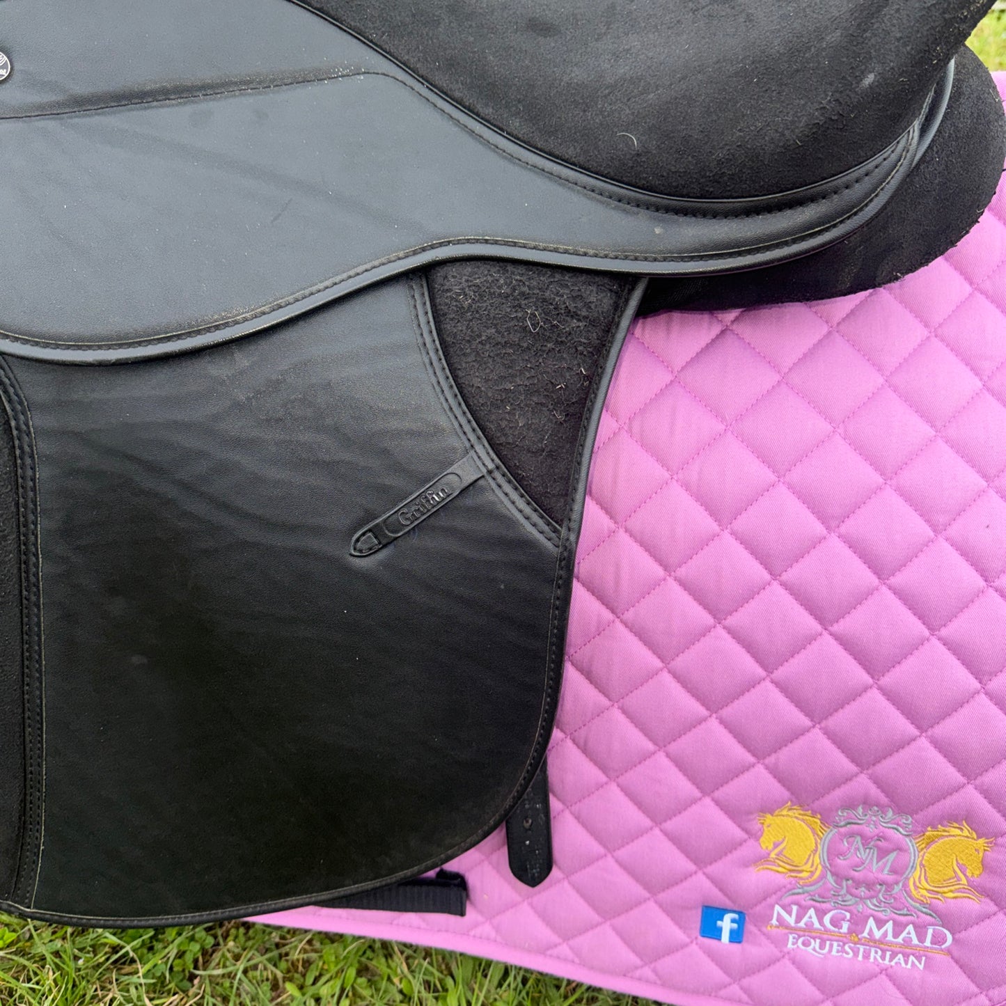 Thorowgood Griffin 17.5” XW Saddle | Sythentic Easy Wipe Clean #502