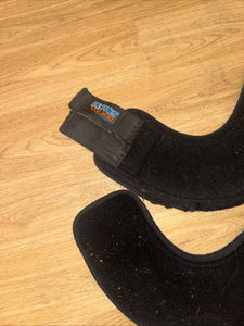 2 x Over Reach Boots