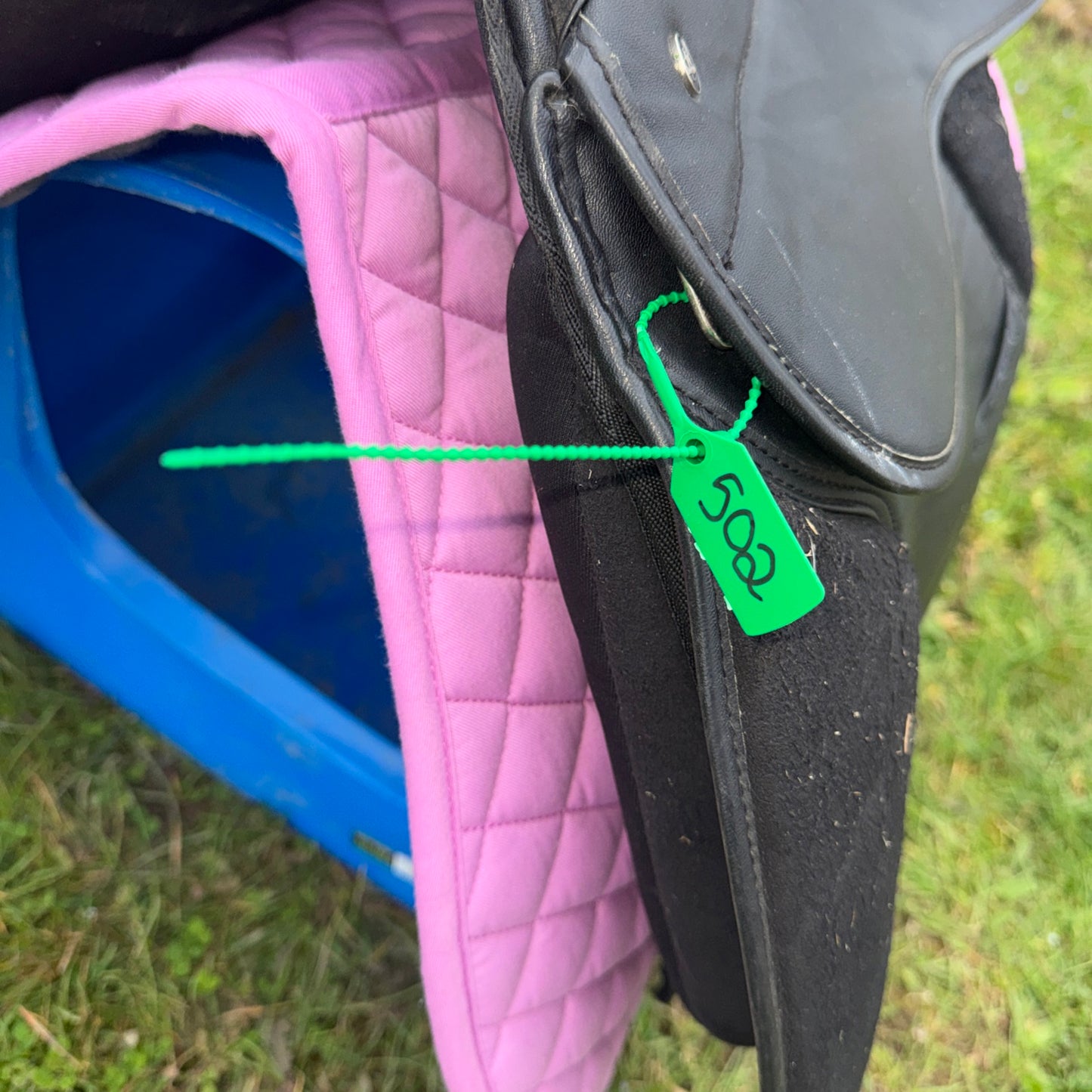 Thorowgood Griffin 17.5” XW Saddle | Sythentic Easy Wipe Clean #502