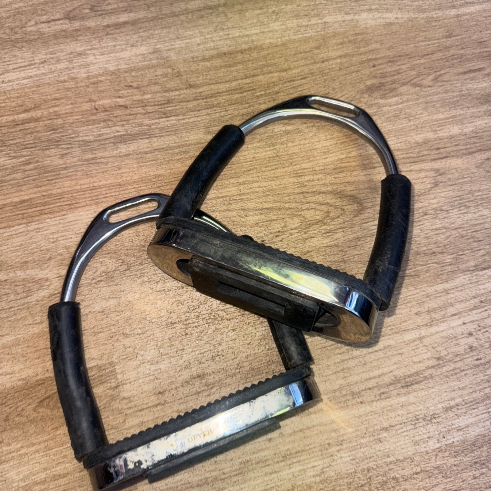 Dever 4.75” Flexi Stirrups - Free Post