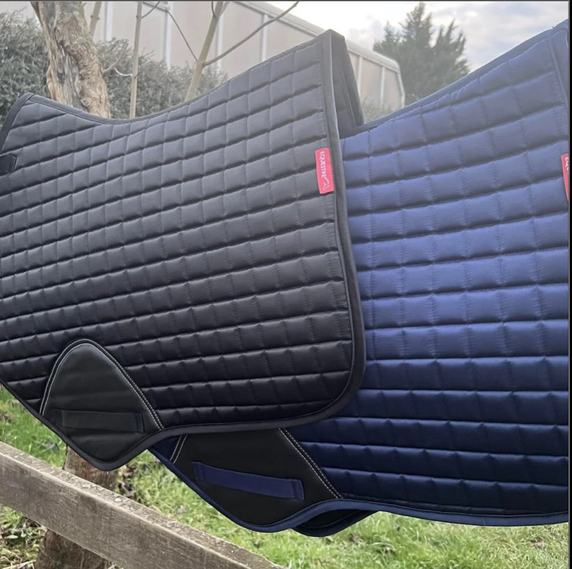 Equestre Sport Saddle Pad & Ear Veil .