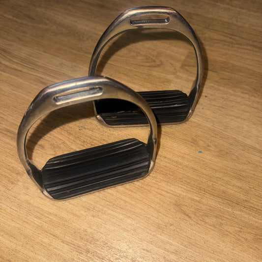 4.5” Stirrups #333