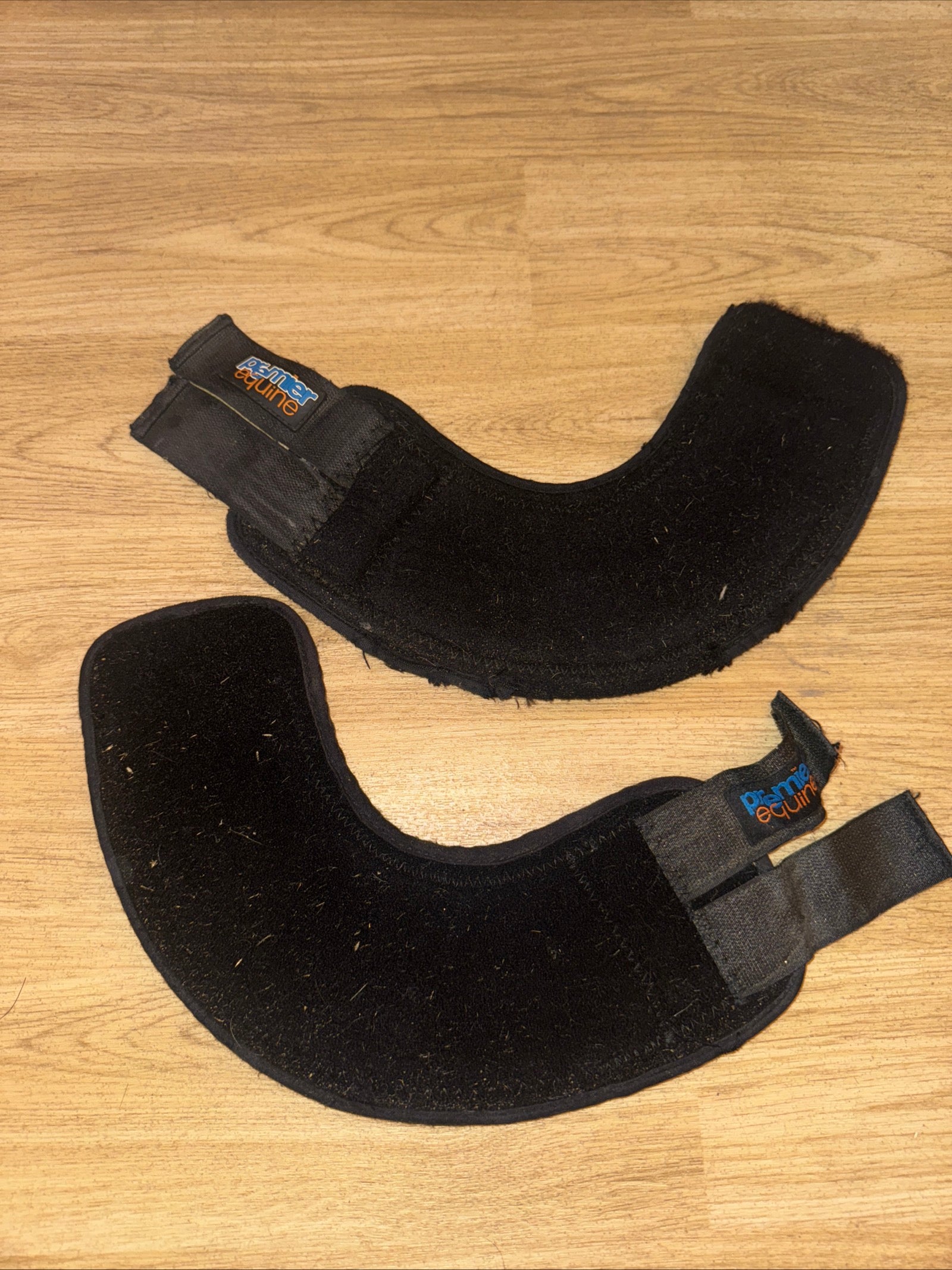 2 x Over Reach Boots