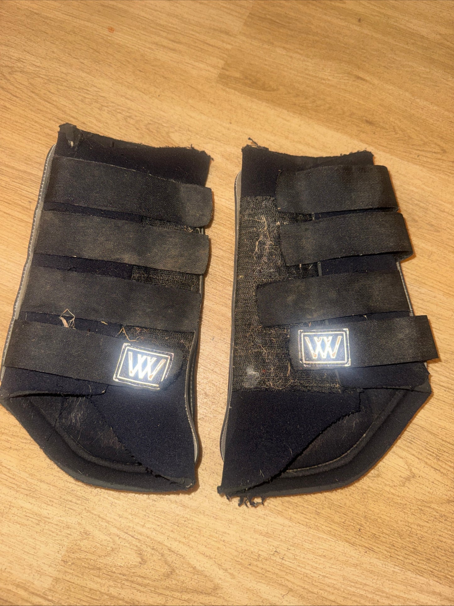 Woof Wear 4 Strap Size Full Hinds Brushing Boots | Second Hand Horse Gear