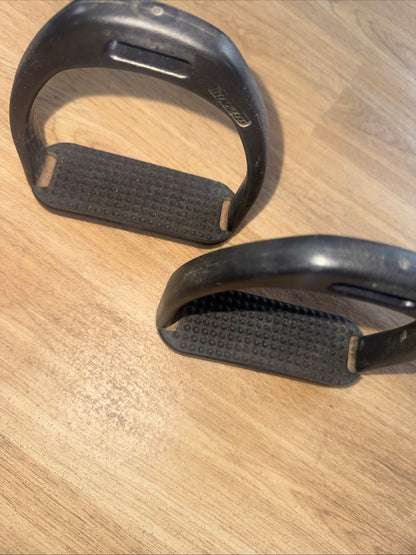Thorowgood Black Lightweight Stirrups 4.75” #3111