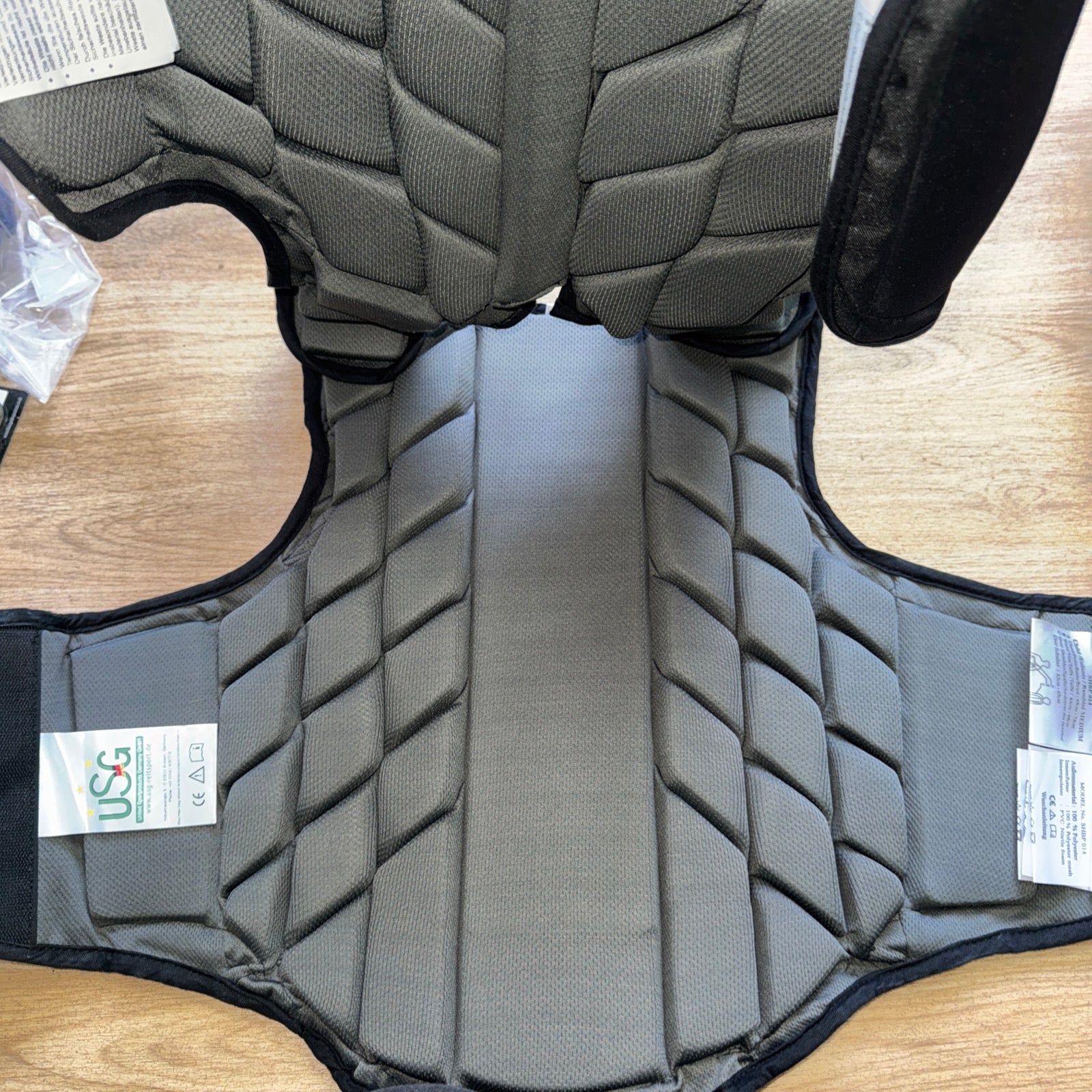 USG 2018 Childs Medium body Protector - FREE POST