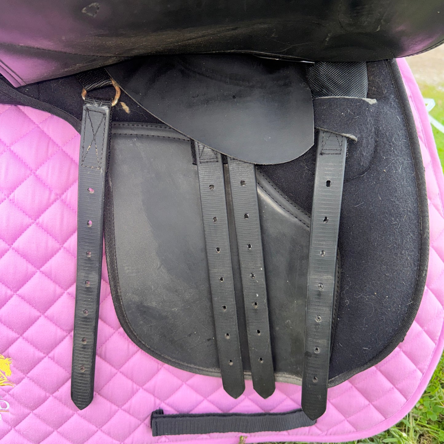 Thorowgood Griffin 17.5” XW Saddle | Sythentic Easy Wipe Clean #502