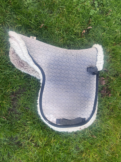 Mattes Gold Wool Lined Numnah - Full - Dressage Cut