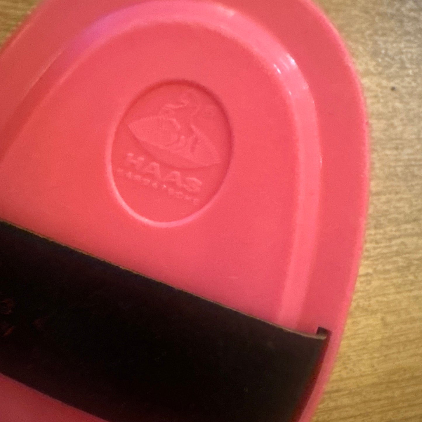 Haas Pink Curry Comb - Deep Clean Brush #6
