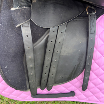 Thorowgood Griffin 17.5” XW Saddle | Sythentic Easy Wipe Clean #502