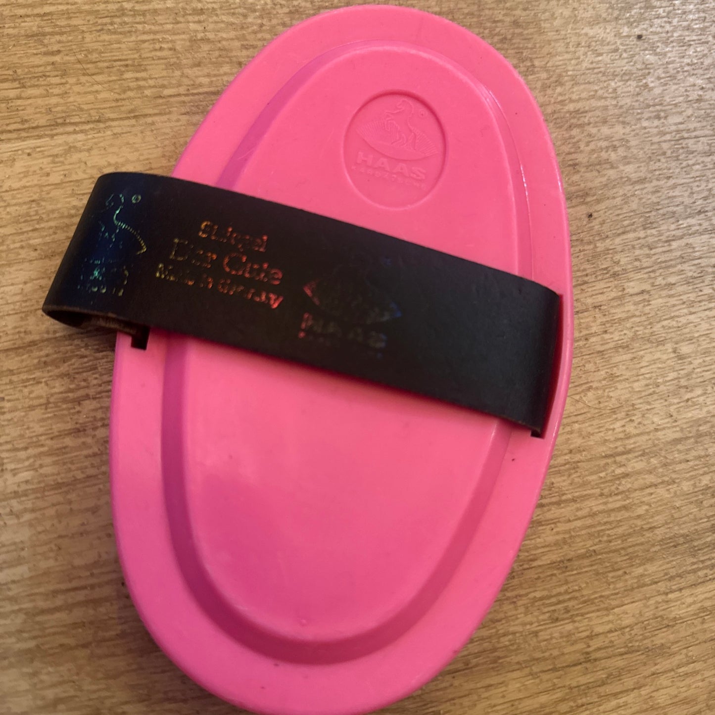 Haas Pink Curry Comb - Deep Clean Brush #6