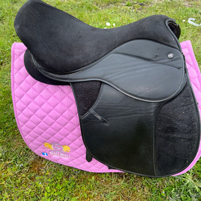 Thorowgood Griffin 17.5” XW Saddle | Sythentic Easy Wipe Clean #502