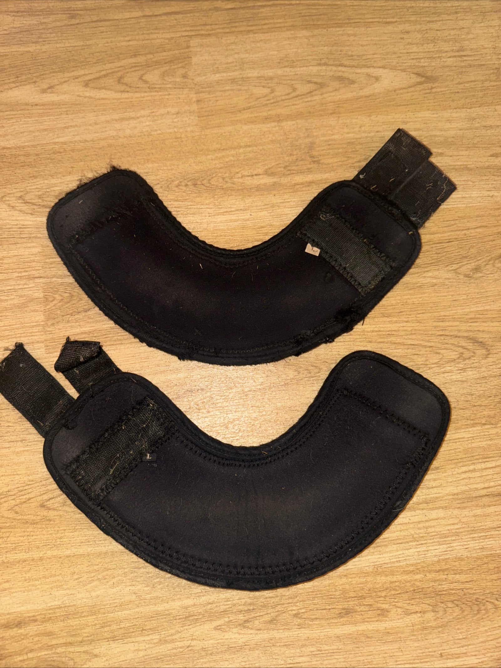2 x Over Reach Boots