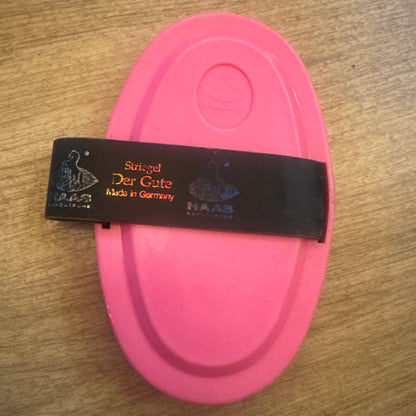 Haas Pink Curry Comb - Deep Clean Brush #3