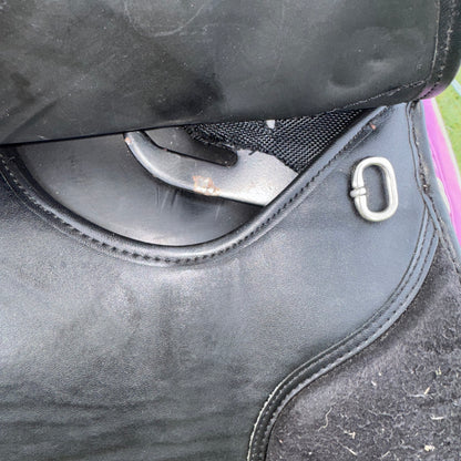 Thorowgood Griffin 17.5” XW Saddle | Sythentic Easy Wipe Clean #502