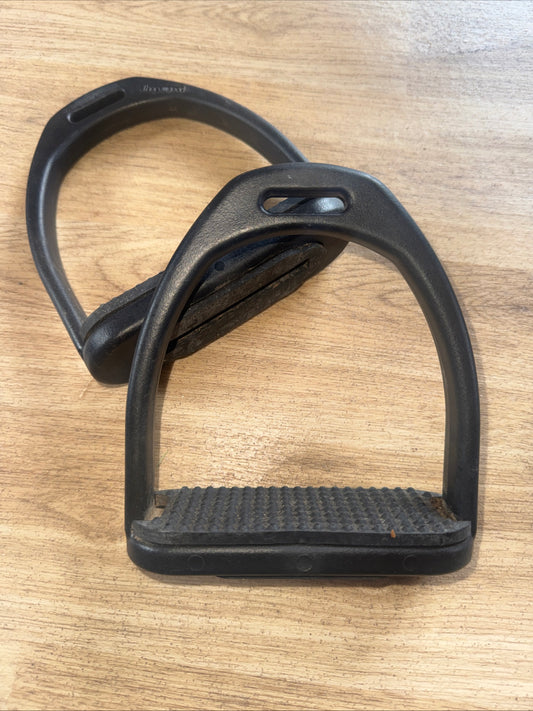 Thorowgood Black Lightweight Stirrups 4.75” #3111