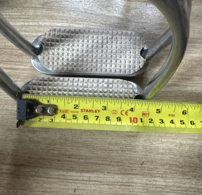 4.25” Stainless Steel Fillis Stirrups #45