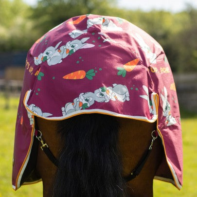 NEW Trojan Bunnies and Carrots 50g Dual Rug & 5-Point Neck Turnout Set