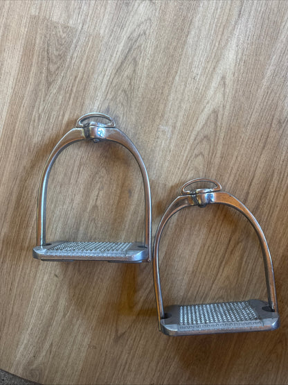 MDC Comfort Classic 4.75” Stirrups | Second Hand Horse Cob Saddle Tack