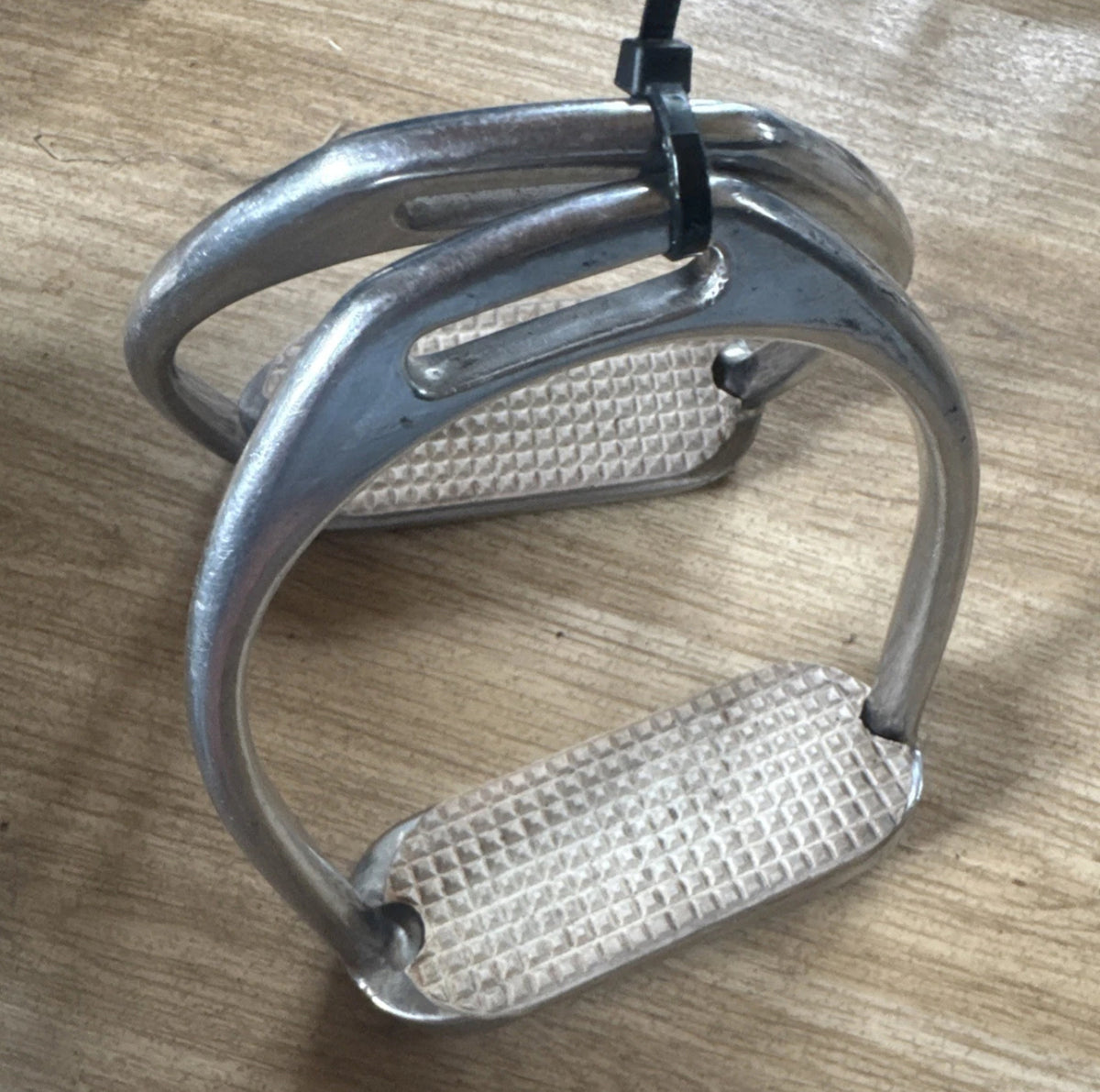 4.25” Stainless Steel Fillis Stirrups #45