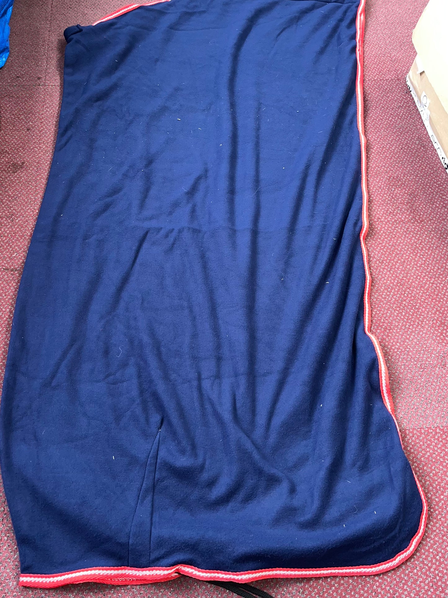 Hkm 6’3 Fleece Rug