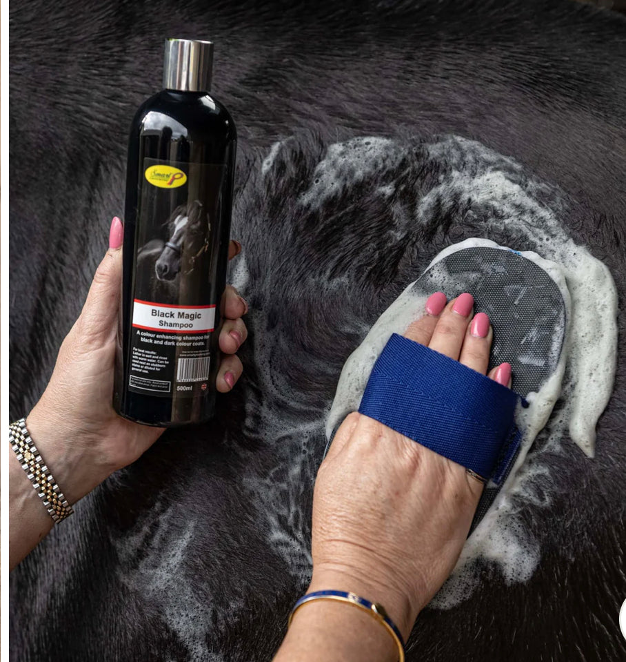 Smart Grooming Black Magic Shampoo .
